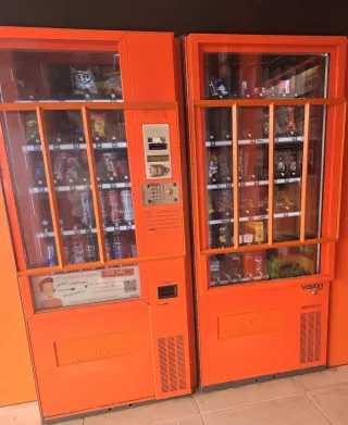 2 Máquinas Vending + 1 Máquina Comida