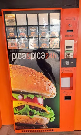 2 Máquinas Vending + 1 Máquina Comida