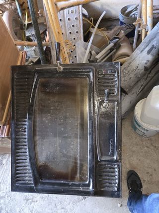 Chimenea metálica negra