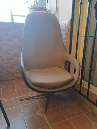 Sillón giratorio  de diseño  gris y negro.Hoy 20€