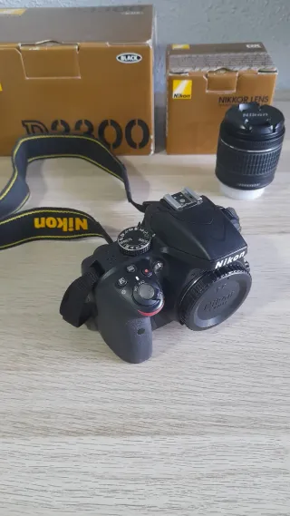 Cámara Nikon D3300 + Accesorios