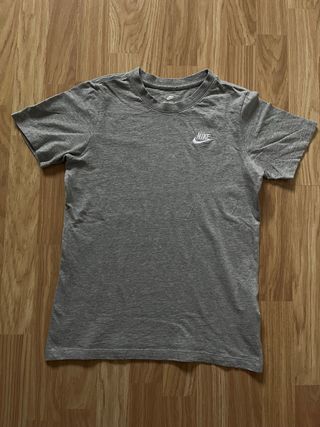 Camiseta Nike Gris