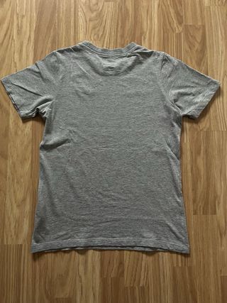 Camiseta Nike Gris