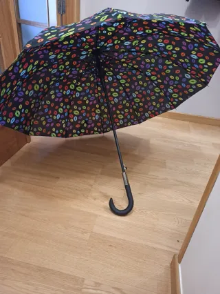 Paraguas Automático con estampado de labios .