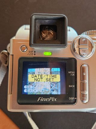 Camara Fujifilm FinePix S304 + 3 tarjetas xD