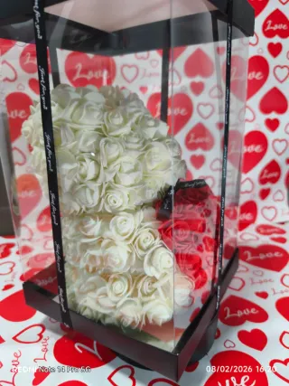 Oso de peluche de rosas para San Valentín