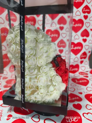 Oso de peluche de rosas para San Valentín