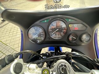 Motocicleta 600CC suzuki gsxf año 98