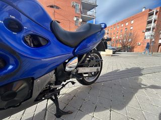 Motocicleta 600CC suzuki gsxf año 98