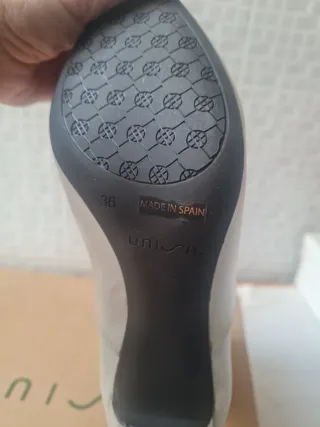 Botín de piel blanco UNISA