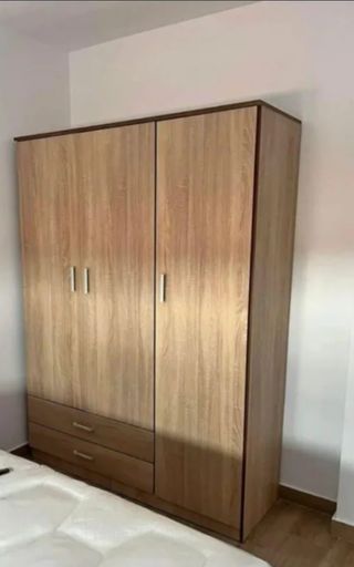 Liquidación, canapés y colchones armarios y sofas