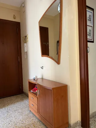 Mueble recibidor de madera
