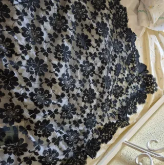 Mantilla blonda antigua siglo XIX