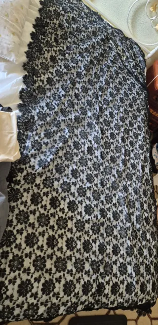 Mantilla blonda antigua siglo XIX