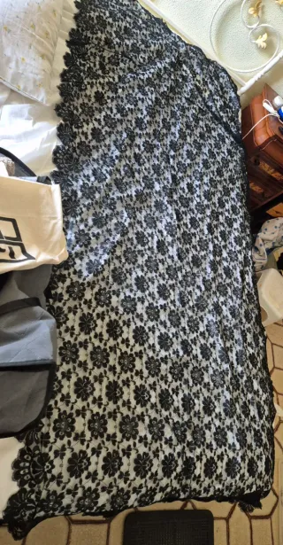 Mantilla blonda antigua siglo XIX