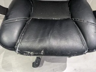 Silla de oficina negra