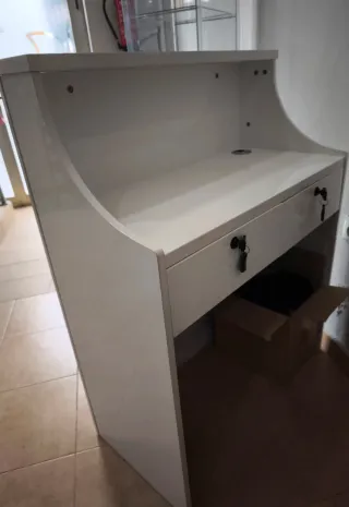 Mostrador blanco para negocios