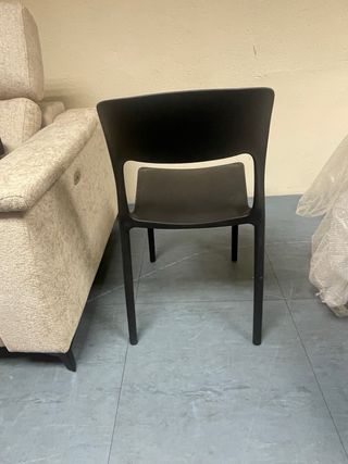 Pack 18 Sillas Negras Nuevas todas x 350€