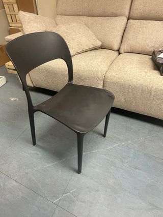 Pack 18 Sillas Negras Nuevas todas x 350€