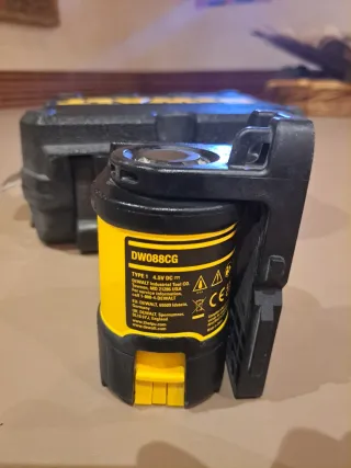 DeWalt DW088CG Láser Autonivelante 2 Líneas