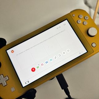 Nintendo Switch Lite Gialla Completa