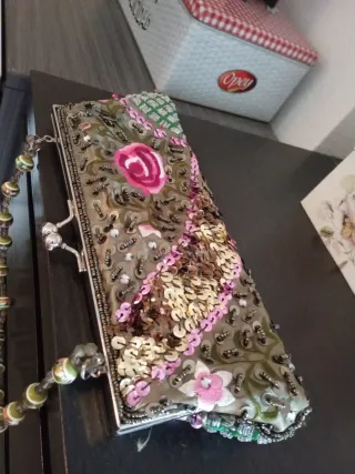 Cartera de mano clutch satén