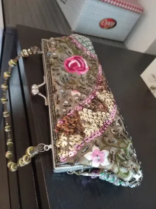 Cartera de mano clutch satén