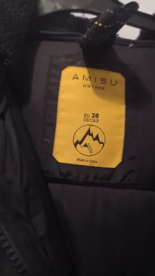 Cazadora negra para bajas temperaturas