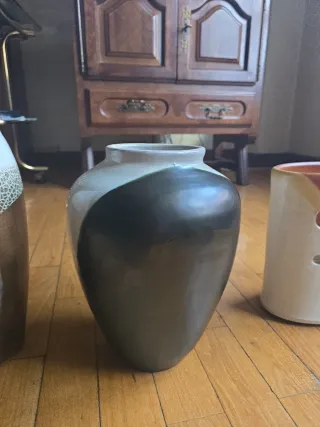 Juego de 3 jarrones decorativos. Son de regenauto