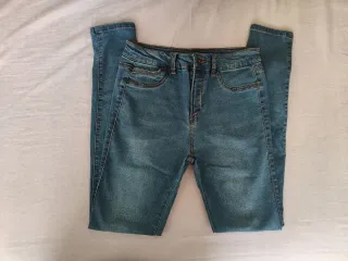 Pantalón vaquero Pull&Bear azul, Talla 38. NUEVO