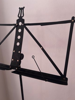 Atril de música negro