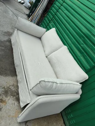 Diván Cama Tapizado Está desmontado en la foto