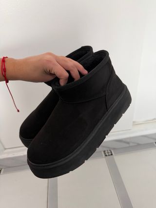 Botas pelo negras Lefties talla 40