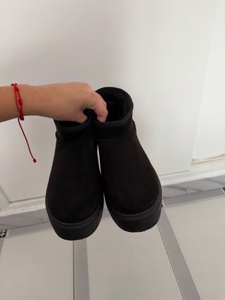 Botas pelo negras Lefties talla 40