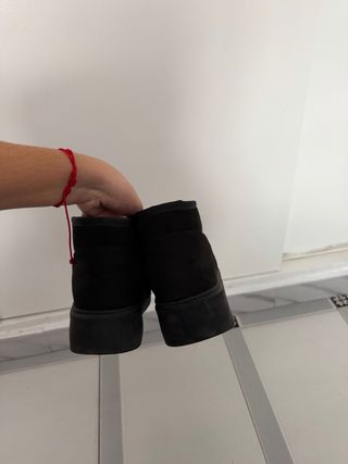 Botas pelo negras Lefties talla 40