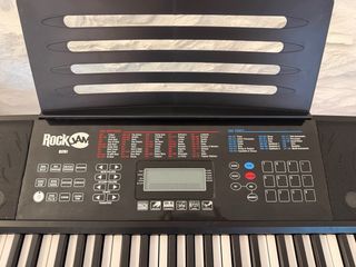 Teclado RockJam con soporte y banqueta