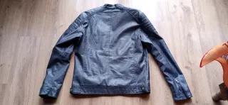 Cazadora Koroshi hombre negra azulada