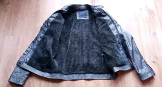 Cazadora Koroshi hombre negra azulada