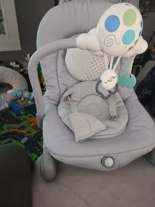 Mecedora bebé con vibrador, luces y sonido