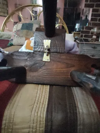 Silla rústica madera tallada estilo medieval