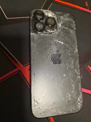 iPhone 14 Pro Max libre con rotura trasera