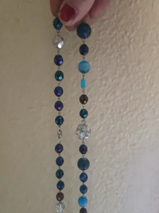 Collar de cuentas azul y morado