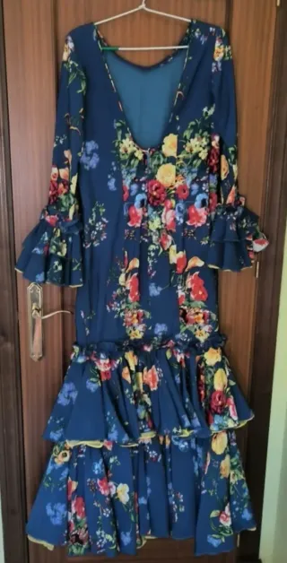 Traje Flamenca Azul con Flores Talla 40,42