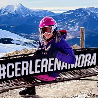 Casco de esquí fucsia brillante