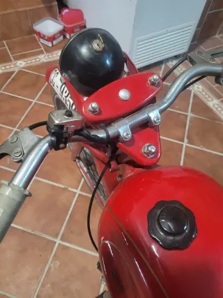 Vendo moto Guzzi Cardelino 73cc en color rojo
