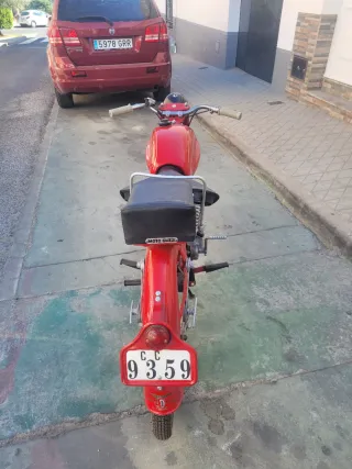 Vendo moto Guzzi Cardelino 73cc en color rojo