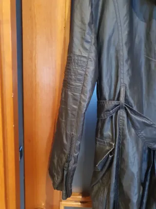 Gabardina negra IKKS