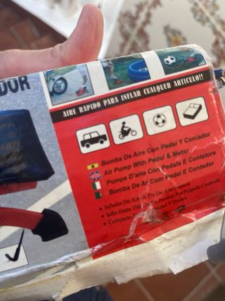 Bomba de aire pedal con manómetro