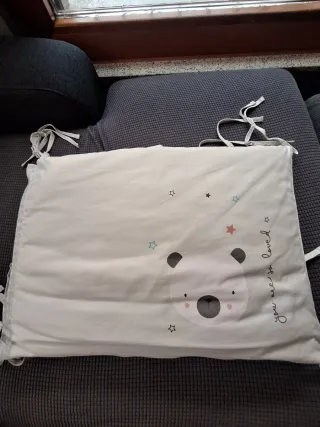 Cuna y colchón Ikea Sundvik