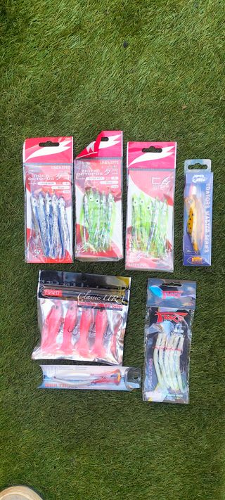 Señuelos de pesca variados